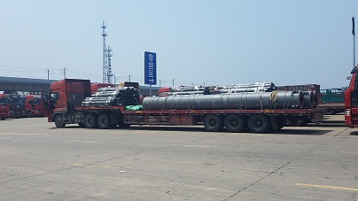 石油化工設(shè)備運輸.jpg 石油化工設(shè)備運輸.jpg